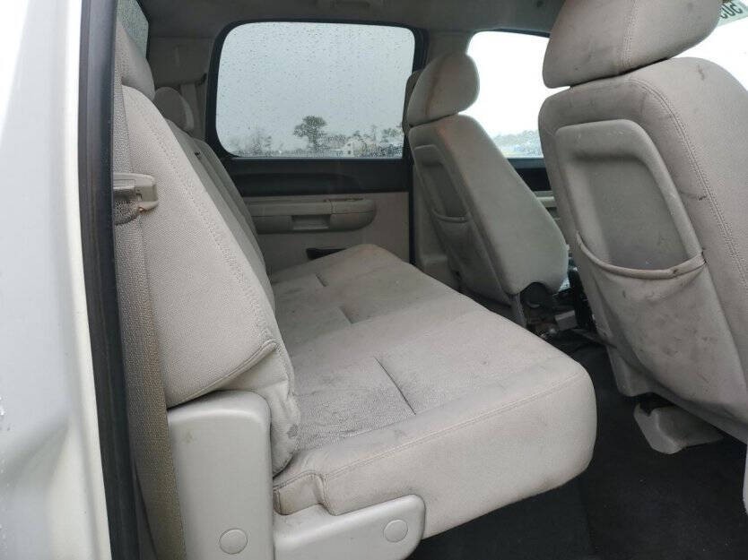 2010 Chevrolet Silverado 1500 Image 6