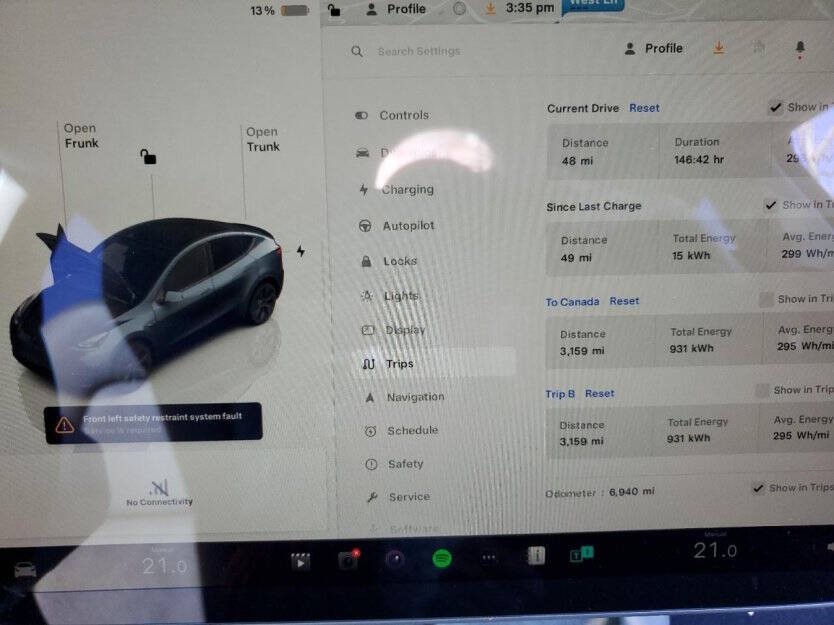 2025 Tesla Model Y Image 8