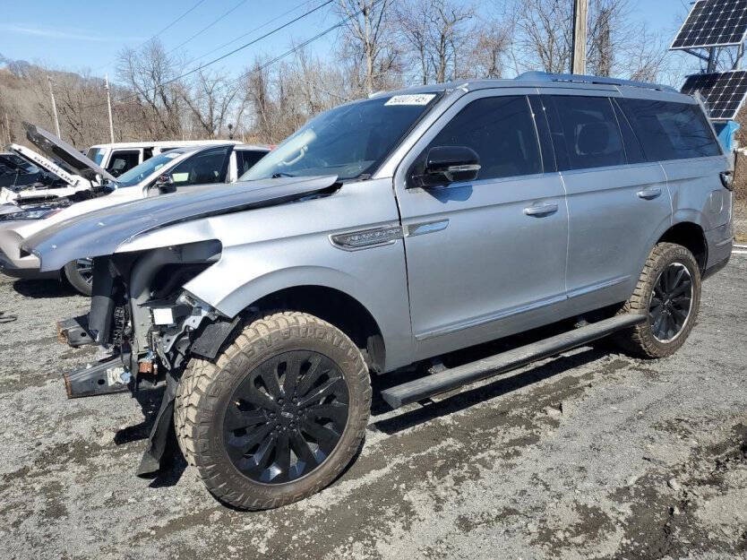 2024 Lincoln Navigator Image 2