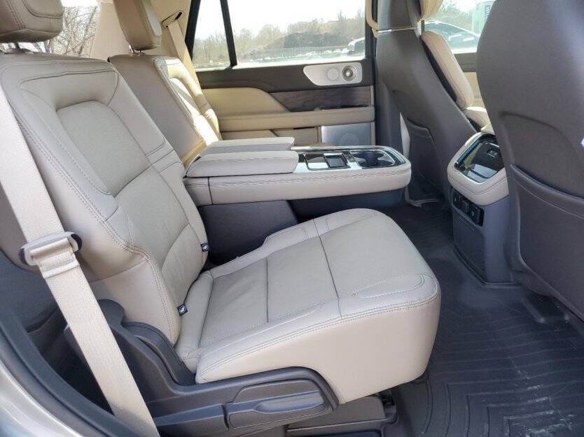 2024 Lincoln Navigator Image 9