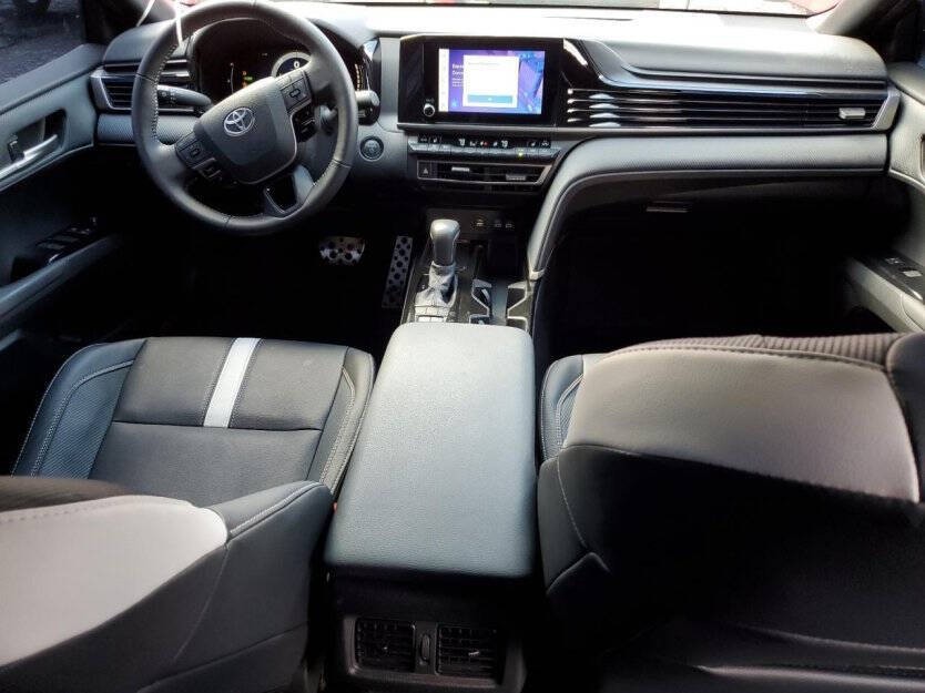 2025 Toyota Camry Image 7