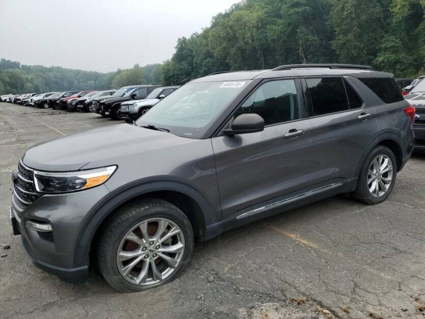 2021 Ford Explorer Image 2