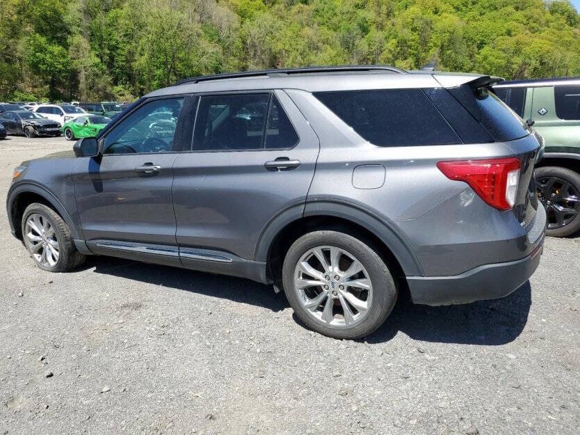 2021 Ford Explorer Image 3