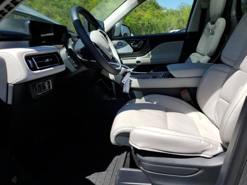 2025 Lincoln Aviator Image 5