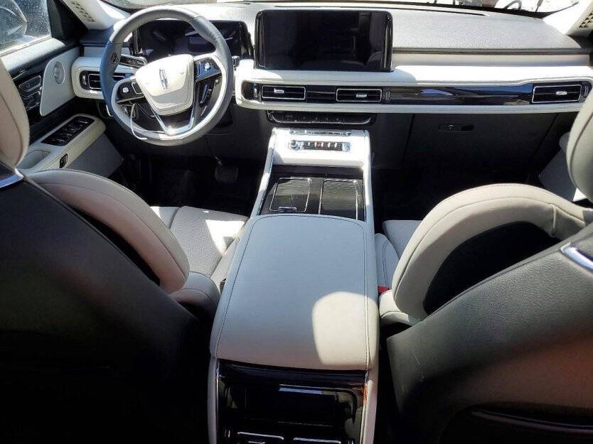 2025 Lincoln Aviator Image 7