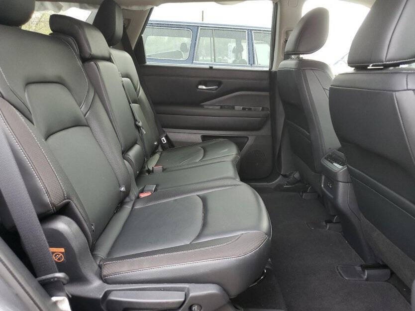 2023 Nissan Pathfinder Image 9