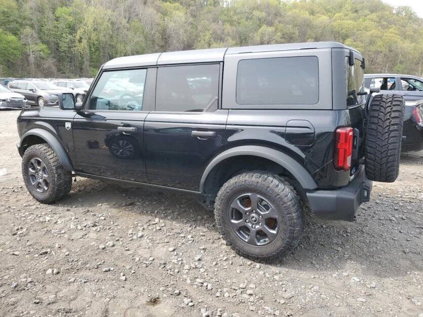 2023 Ford Bronco Image 3