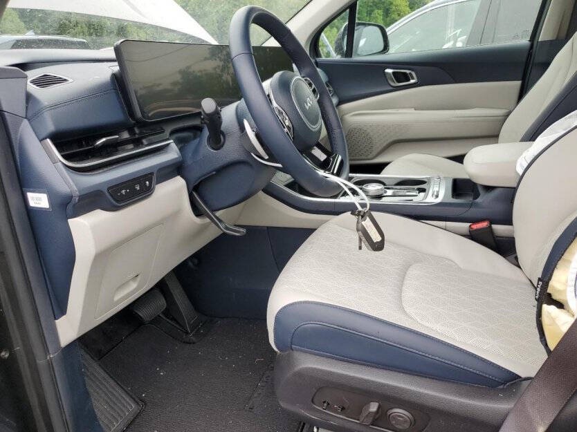 2025 Kia Carnival Hybrid Image 5