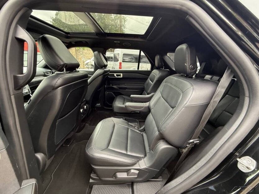 2020 Ford Explorer Image 6
