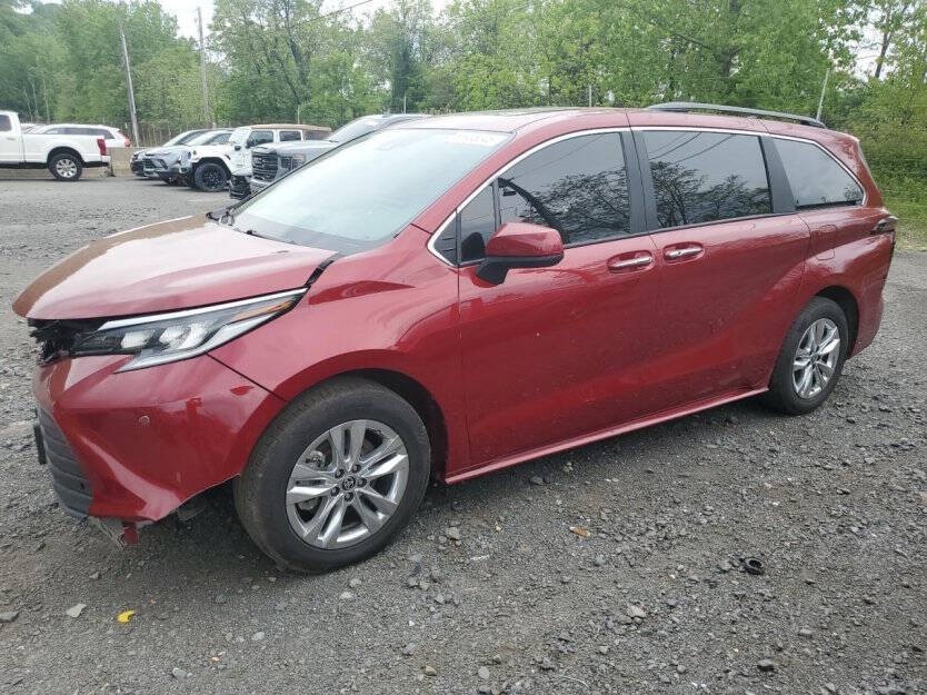 2025 Toyota Sienna Image 3