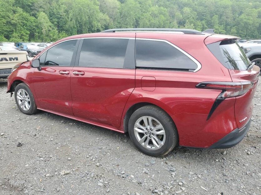 2025 Toyota Sienna Image 4