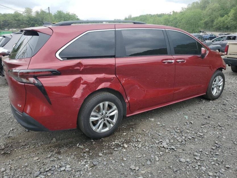 2025 Toyota Sienna Image 5