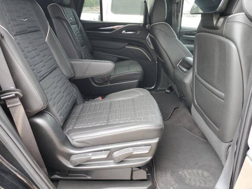 2024 Cadillac Escalade Image 9