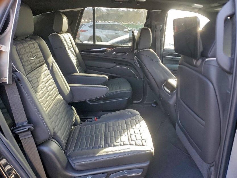 2024 Cadillac Escalade Image 9