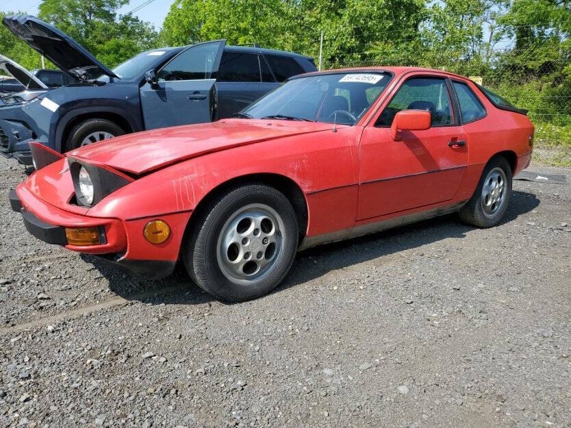 1987 Porsche 924 Image 2