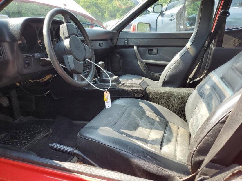 1987 Porsche 924 Image 5