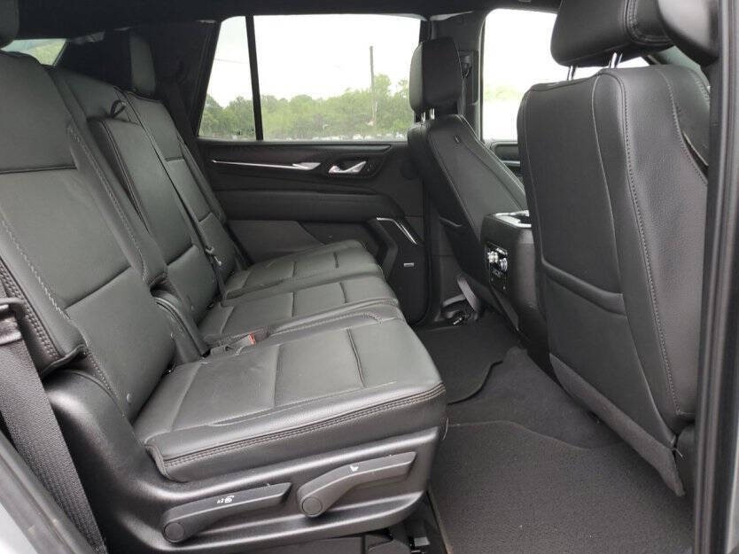2024 GMC Yukon Image 9