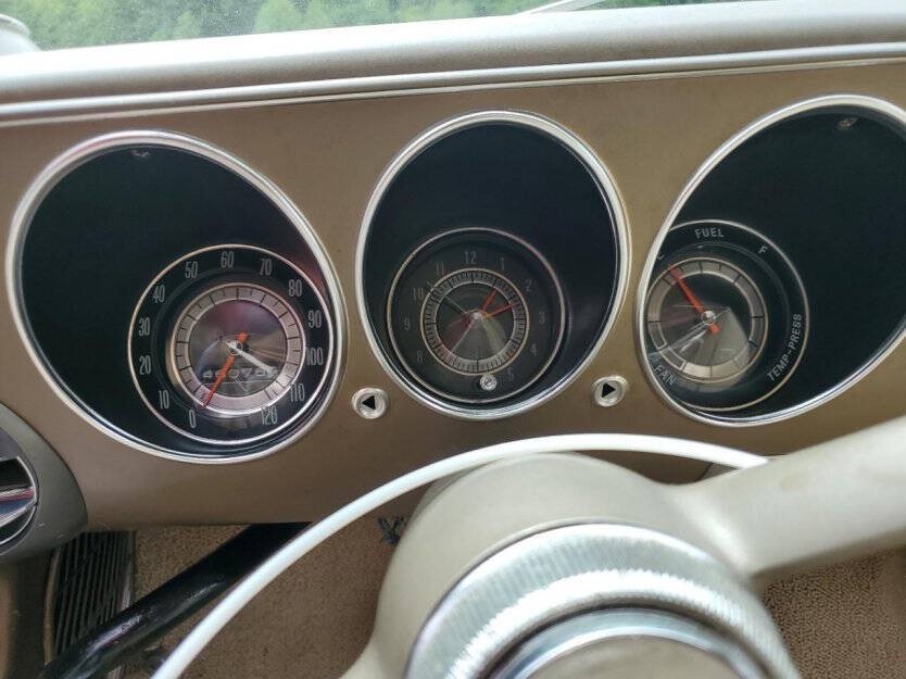 1965 Chevrolet Corvair Image 8