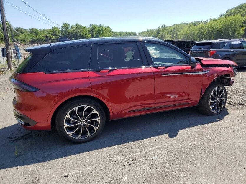 2025 Lincoln Nautilus Hybrid Image 5