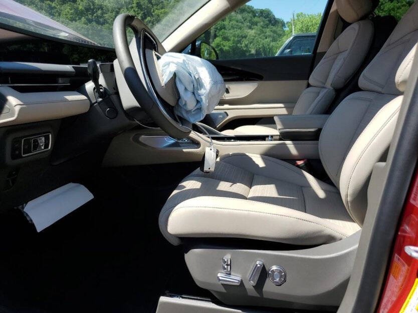 2025 Lincoln Nautilus Hybrid Image 6