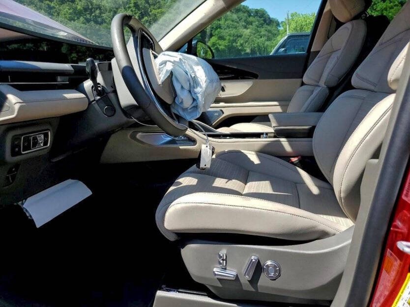 2025 Lincoln Nautilus Hybrid Image 6