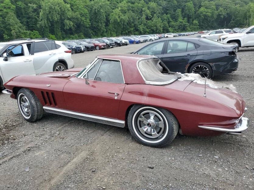 1966 Chevrolet Corvette Image 3