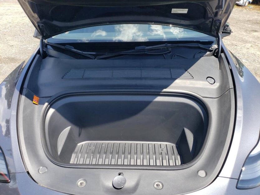 2023 Tesla Model Y Image 9