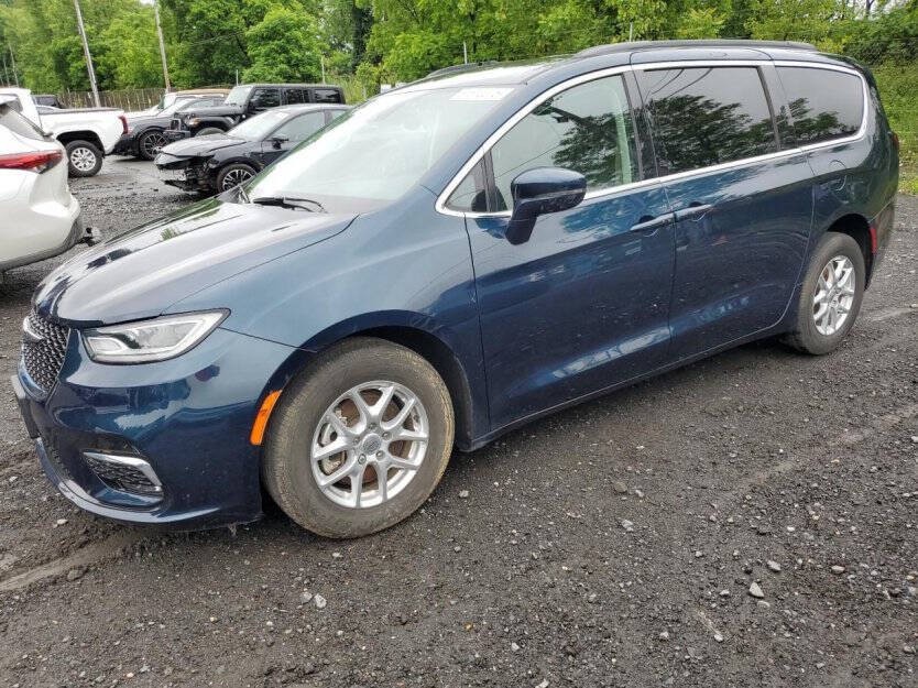 2022 Chrysler Pacifica Image 2