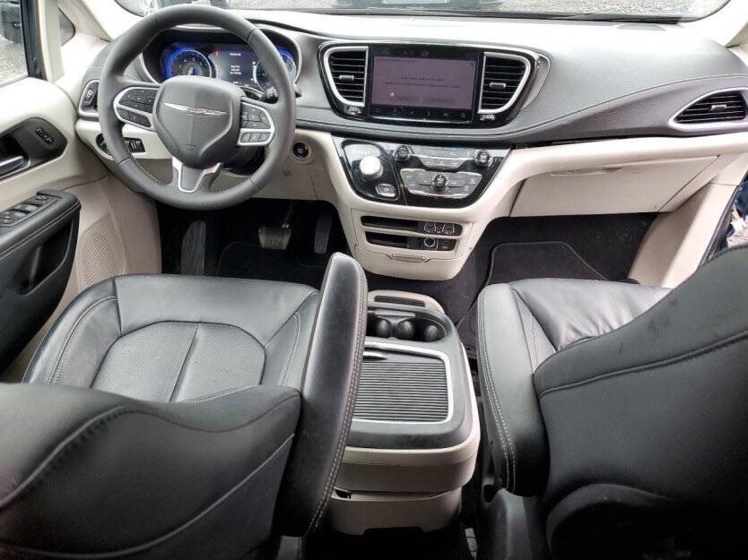 2022 Chrysler Pacifica Image 7