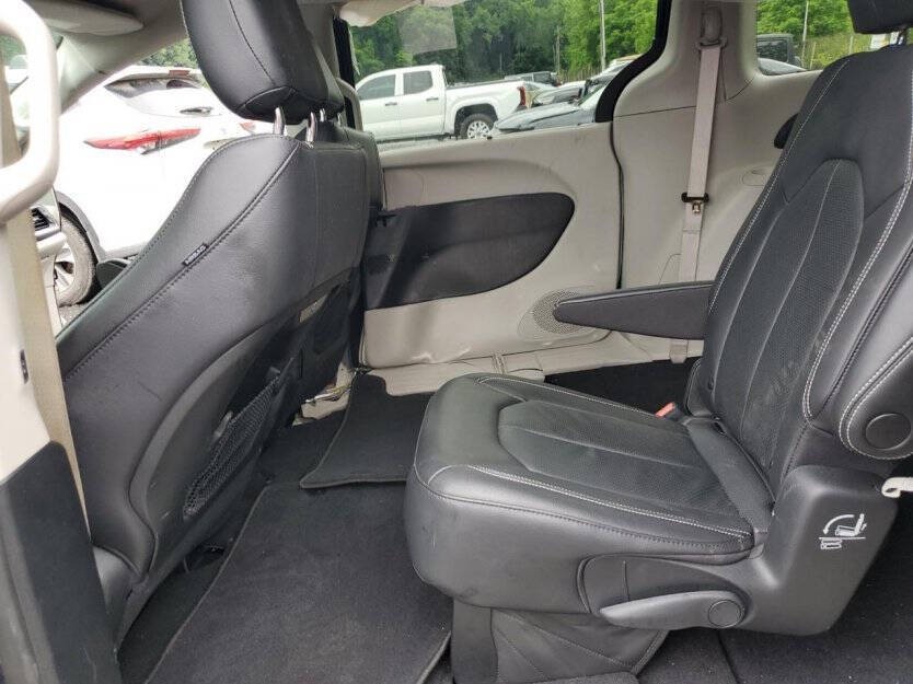 2022 Chrysler Pacifica Image 9