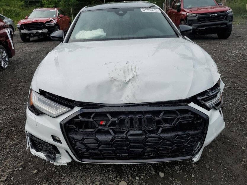 2025 Audi S6 Image 2