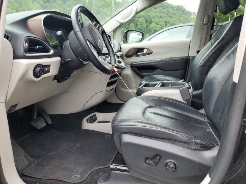 2018 Chrysler Pacifica Image 5