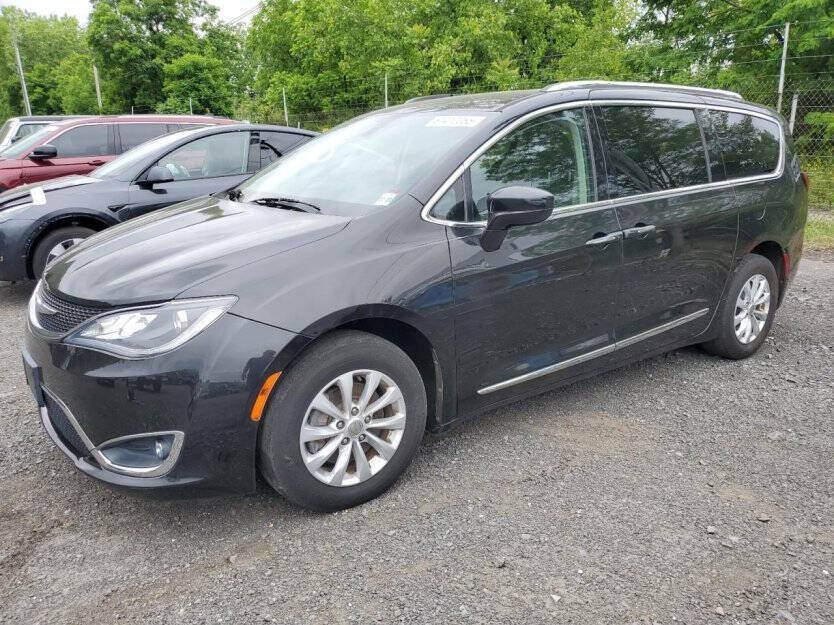 2018 Chrysler Pacifica Image 2