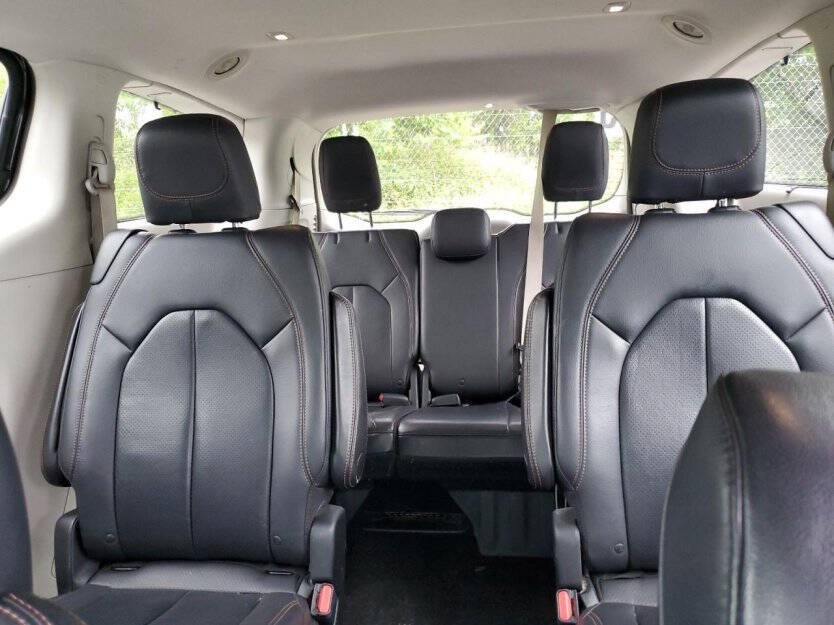 2018 Chrysler Pacifica Image 6