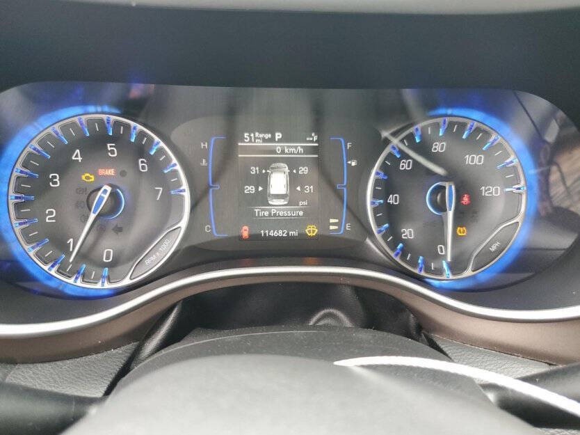 2018 Chrysler Pacifica Image 8