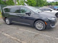 Image for 2018 Chrysler Pacifica Touring L ID: 6642326