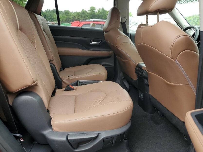 2024 Toyota Highlander Image 9