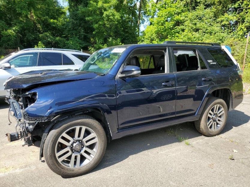 2022 Toyota 4Runner Image 3