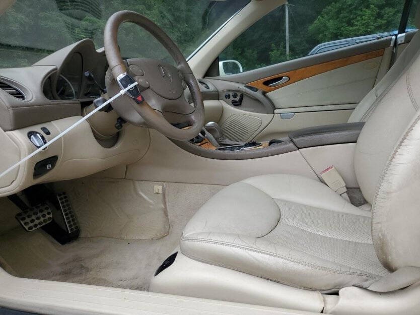 2004 Mercedes-Benz SL-Class Image 5