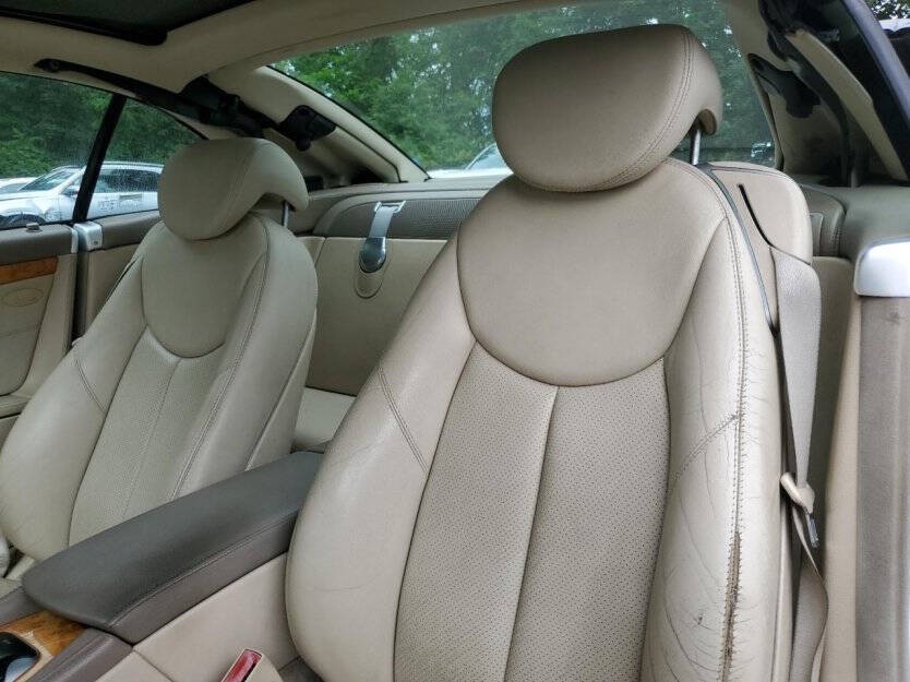 2004 Mercedes-Benz SL-Class Image 6