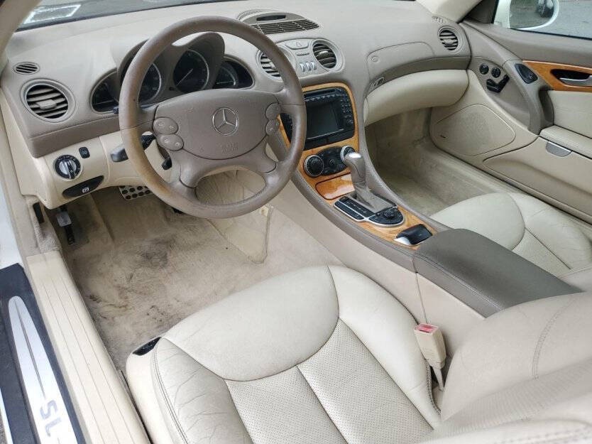 2004 Mercedes-Benz SL-Class Image 7
