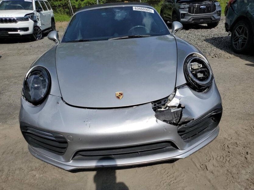 2019 Porsche 911 Image 2
