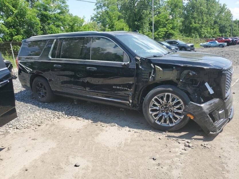 2023 GMC Yukon Image 1