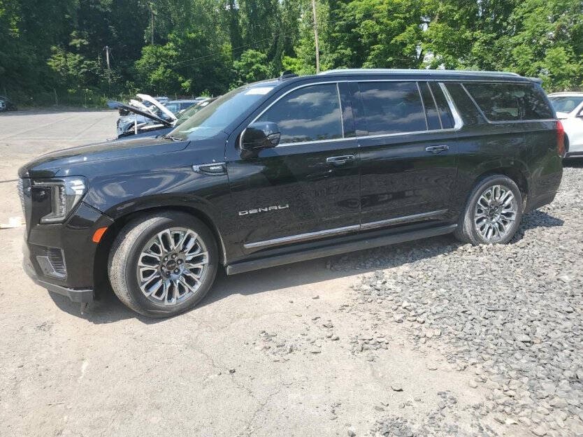 2023 GMC Yukon Image 3
