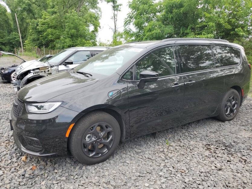 2024 Chrysler Pacifica Image 2