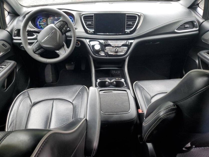 2024 Chrysler Pacifica Image 7