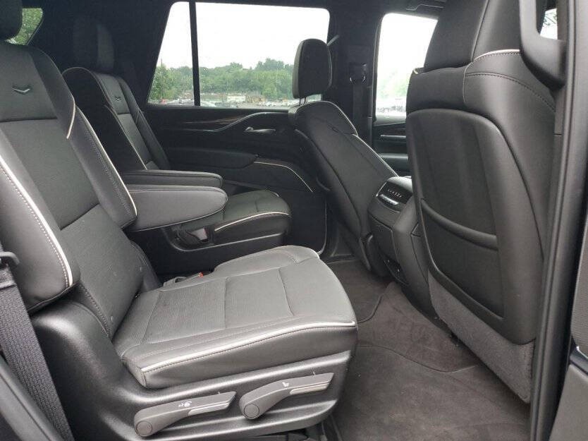 2024 Cadillac Escalade Image 9
