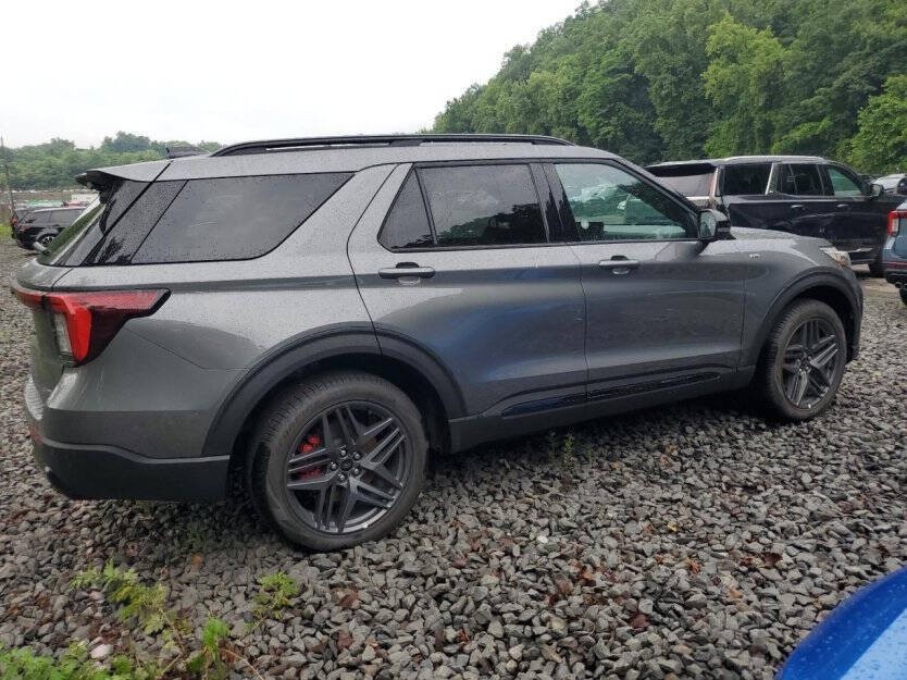 2025 Ford Explorer Image 4