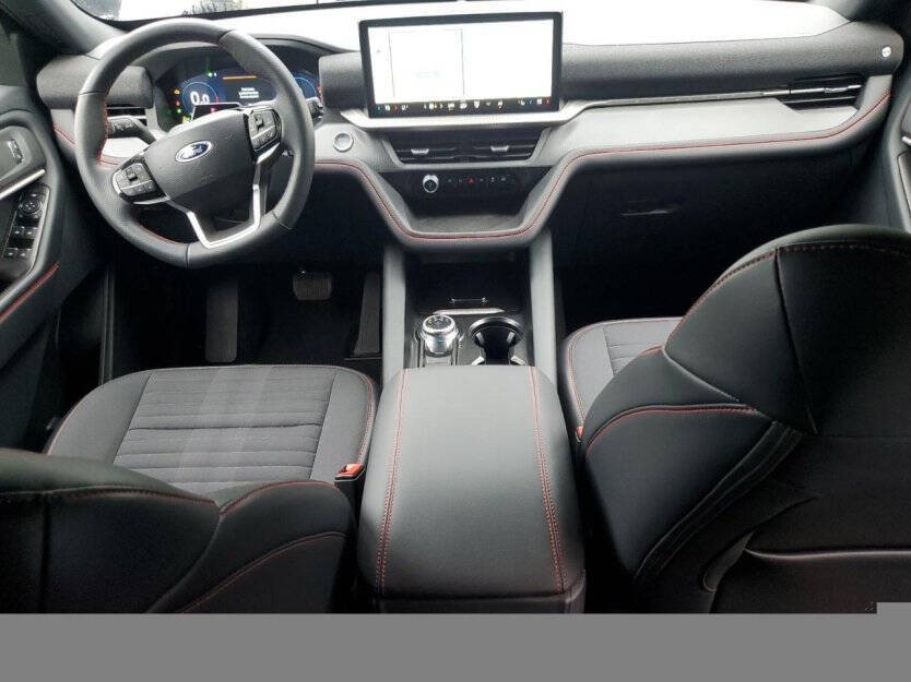 2025 Ford Explorer Image 7