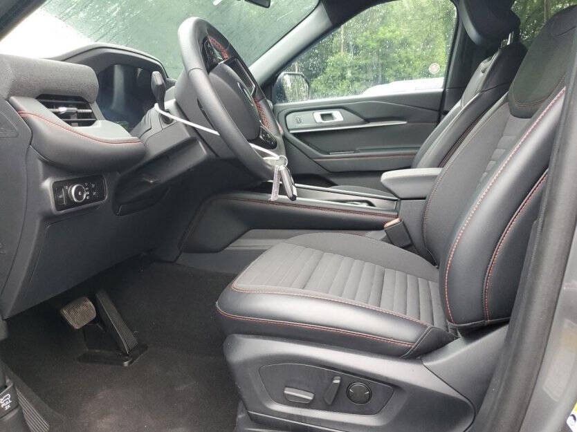 2025 Ford Explorer Image 5